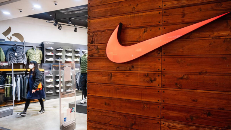“Nike” компани ОХУ-ын зах зээлээс бүрэн гарна