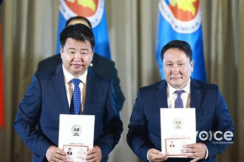 АН-ын даргын сонгуульд нэр дэвшигч Ж.Батсуурь нэрээ татлаа