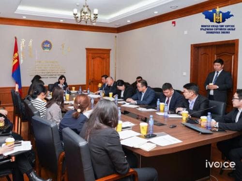 Гэр бүлийн хүчирхийлэлтэй тэмцэх тухай хууль, түүнийг дагаж гарсан журмуудын хэрэгжилтийн үр дагаврын үнэлгээний тайланг хэлэлцэв