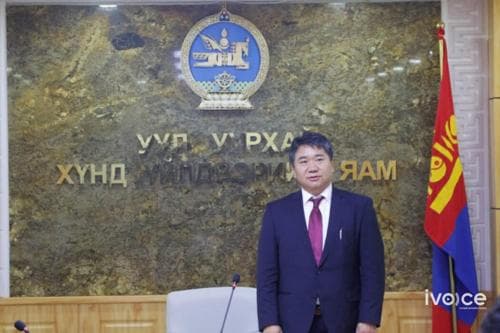 Уул уурхай, хүнд үйлдвэрийн дэд сайд О.Цэндсүрэн ажлаа хүлээн авлаа