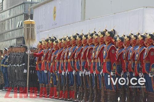 Ерөнхийлөгчид зориулах парадад цэргийн бие бүрэлдэхүүн оролцохоор бэлтгэлээ хангаж байна