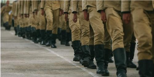 Шинэ цэргүүдийг дэглэсэн алба хаагчдад хорих ял оноожээ