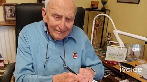 Дэлхийн 2-р дайны үед байлдаж явсан ахмад дайчин хөл хорионд байх үедээ өөрийн намтрыг бичжээ