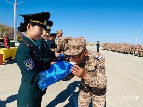 "Миний хүүхдүүд бахархал болсон албаа эрхэмлэж яваарай"