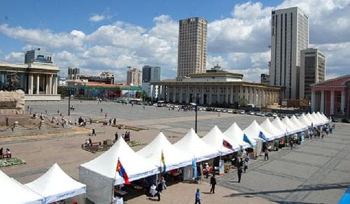 Сүхбаатарын талбайд 20 асарт хүнс, зайрмаг, хүүхдийн тоглоомын худалдааг зохион байгуулна