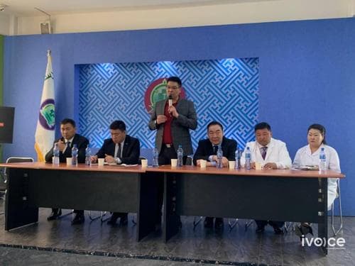 УИХ гишүүн Б.Бат-Эрдэнэ, Ц. Идэрбат болон Эрүүл Мэндийн сайд С.Энхболд нар Хэнтий аймагт ажиллаж байна