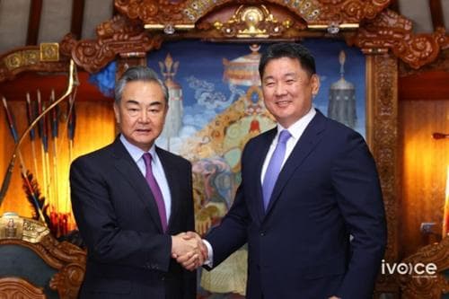 Монгол Улсын Ерөнхийлөгч У.Хүрэлсүхэд БНХАУ-ын гадаад хэргийн сайд Ван И бараалхав