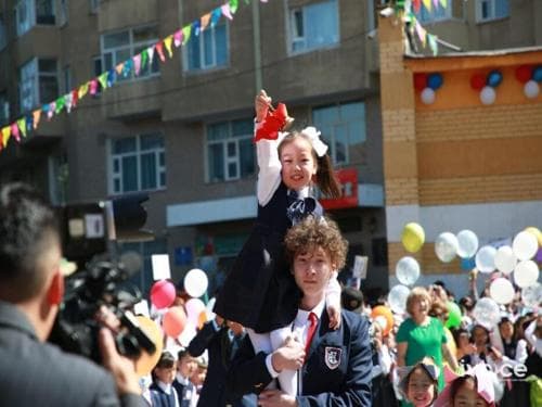 Нийслэлийн ИТХ-ын дарга Ж.Батбаясгалан сургууль, цэцэрлэгийн нээлтэд оролцлоо