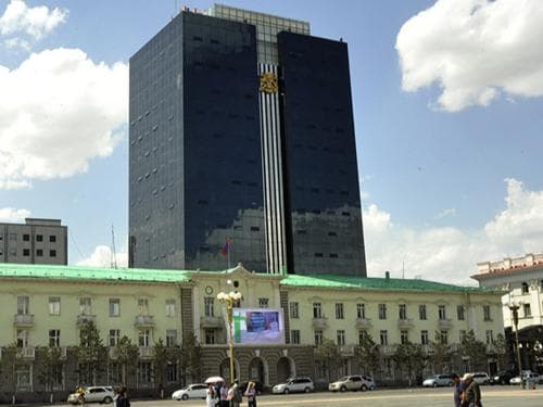 Улсын дээд шүүх Хангарди ордонд нүүж оржээ