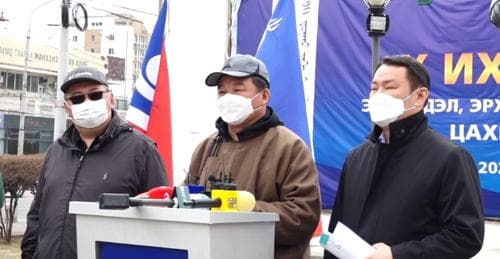 "Бид өлсгөлөнгөө зогсоохгүй, айх зүйл алга”