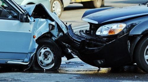 Хоёр автомашин мөргөлдсөний улмаас нэг хүн амиа алджээ