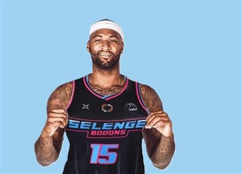 Демаркуз Казинс сэлэнгэ бодонсд эргэн ирнэ