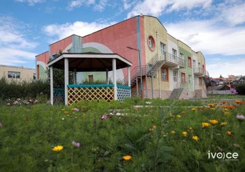 Сургууль, цэцэрлэгийн дулааны алдагдлыг бууруулах төсөл дүүргүүдэд хэрэгжиж байна