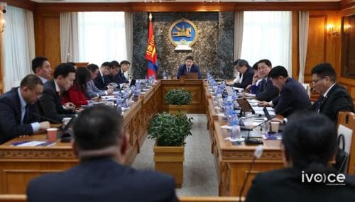 Ерөнхий сайд орон нутагт ажиллаж байгаа учир Засгийн газар хуралдахгүй