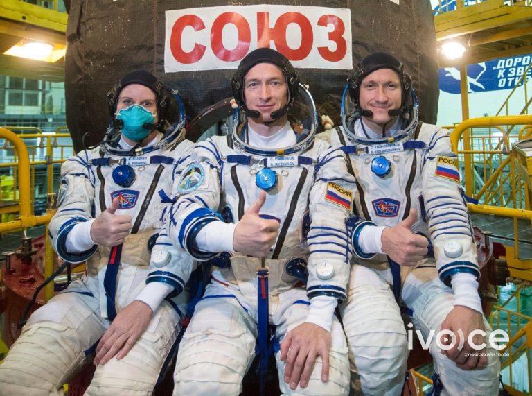 ОХУ, АНУ-ын сансрын нисгэгчид эх дэлхийдээ амжилттай газарджээ