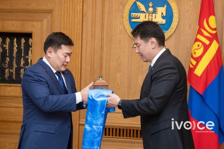 Танилц: Монгол Ардын Намын нарийн бичгийн дарга нар