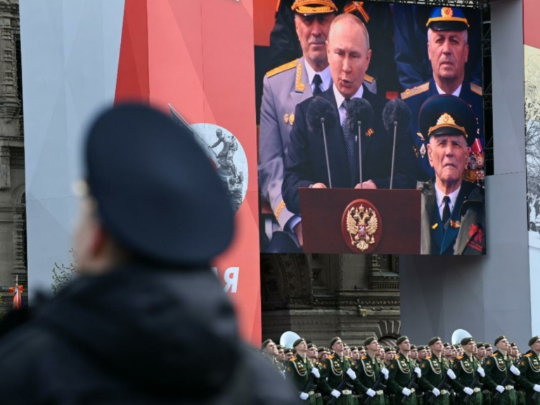 Владимир Путин: Барууны орнууд ОХУ-руу довтлохоор бэлтгэж байсан