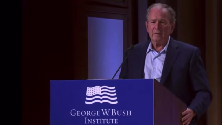 Жорж Буш ОХУ Ирак руу цэргээ оруулах нь буруу гэж алдаж хэлжээ