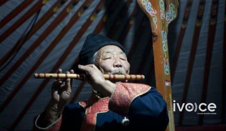 Монгол лимбэчдийн уртын дуу тоглох уламжлалт арга барил “Битүү амьсгаа”