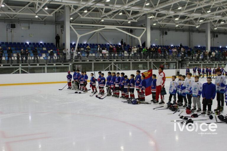 Монголын хоккейн баг Улаан-Үүд хотод болсон олон улсын тэмцээнээс “Алтан медаль“ хүртлээ