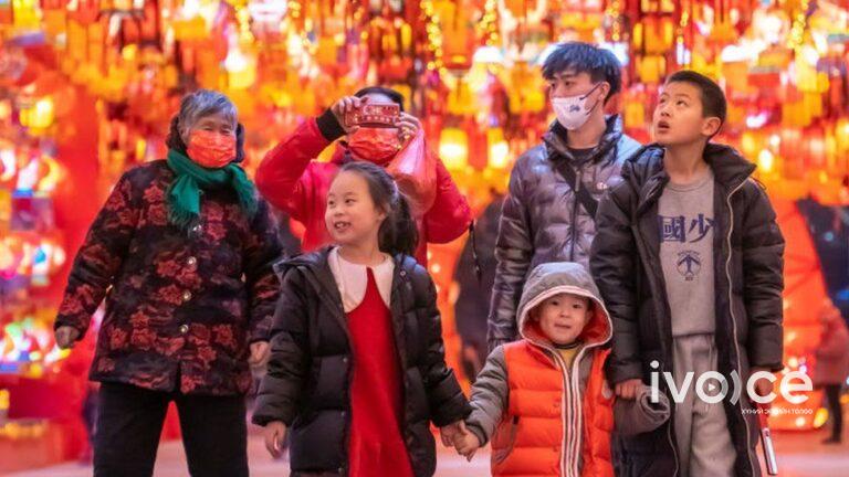Хятадын ард түмэн цагаан сарын баяраа тэмдэглэж байна
