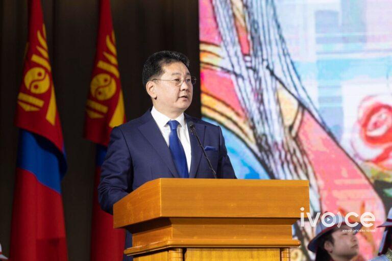 Монгол Улсын Ерөнхийлөгч У.Хүрэлсүх Алдарт эхийн одонт эхчүүдийн хүндэтгэлийн ёслолд оролцов