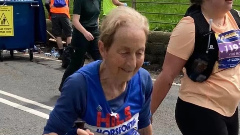 81 настай Британи эмэгтэй 175 дахь марафондоо оролцжээ