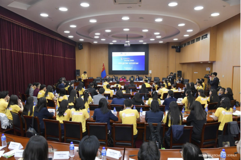 “Өсвөрийн парламент – 2022”-ын нэгдсэн чуулган болон Байнгын хороодын хуралдаан боллоо