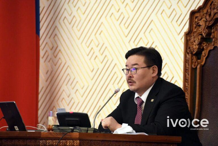 Монгол Улсын ирэх жилийн хөгжлийн төлөвлөгөөнд хувийн хэвшлээ дэмжих ганц ч үг алга гэж УИХ-ын дарга бухимдлаа илэрхийлэв