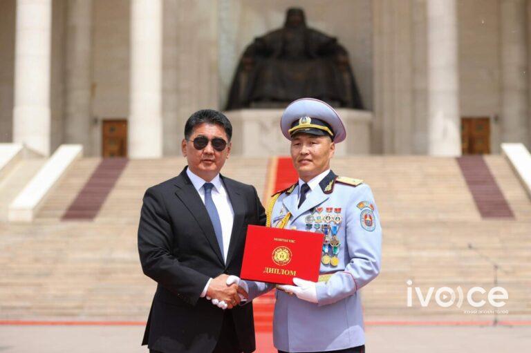 Монгол Улсын Ерөнхийлөгч У.Хүрэлсүх: Офицер хүн бол манлайлагч, сурган хүмүүжүүлэгч байх ёстой