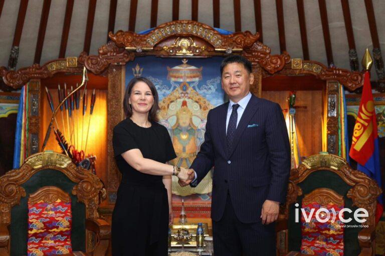 Монгол Улсын Ерөнхийлөгч У.Хүрэлсүхэд ХБНГУ-ын Гадаад хэргийн сайд бараалхав
