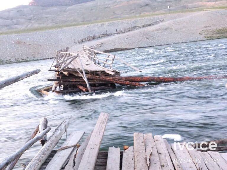 Баян-Өлгий аймагт далангийн ус хальснаас нэг иргэн амиа алдаж, 30 айл усанд автжээ