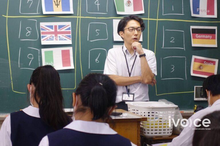 СУДАЛГАА: Японы IX ангийн сурагчдын 12 хувь нь Англиар ярьж чадна