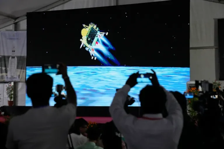 Энэтхэгчүүд “Aditya-L1” сансрын хөлгөө есдүгээр сарын 02-нд нар руу илгээнэ