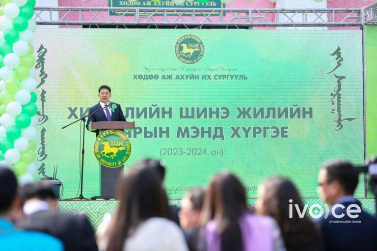 Монгол Улсын Ерөнхийлөгч У.Хүрэлсүх ХААИС-ийн хичээлийн шинэ жилийн нээлтэд оролцов