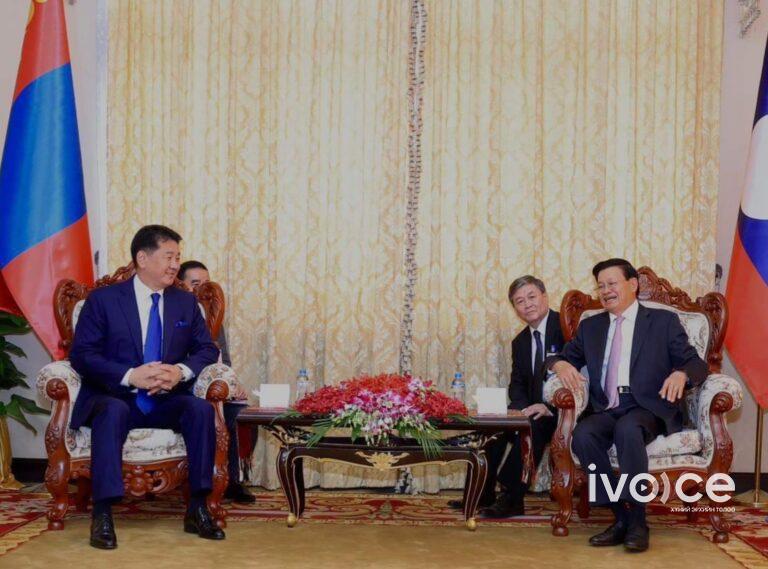 Монгол Улсын Ерөнхийлөгч У.Хүрэлсүх, БНАЛАУ-ын Ерөнхийлөгч Тонглун Сисүлит нар албан ёсны хэлэлцээ хийлээ