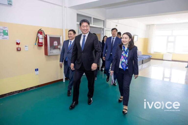 Монгол Улсын Ерөнхийлөгч У.Хүрэлсүх Ахмад настны үндэсний төвд ажиллалаа